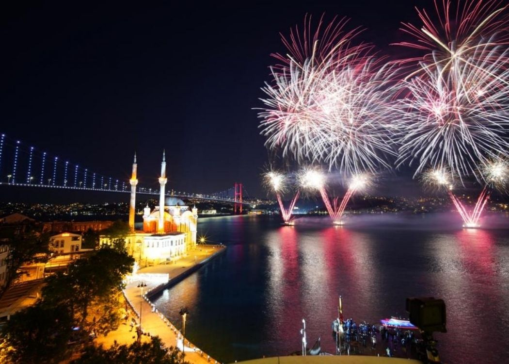 How to Celebrate New Year in Istanbul: From Bosphorus Cruise to Rooftop View